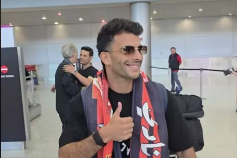 بـ "كوفية نادي القرن".. الأهلي يستقبل زيزو في ميامي (فيديو وصور)